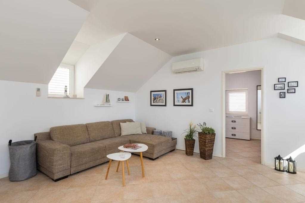 Photo of Livingroom in Pile
