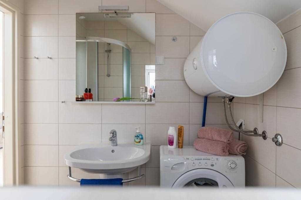 Photo of Bathroom in Pile