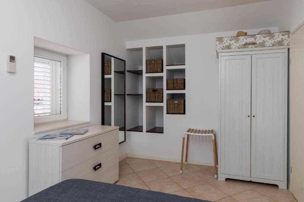 Photo of Bedroom in Pile