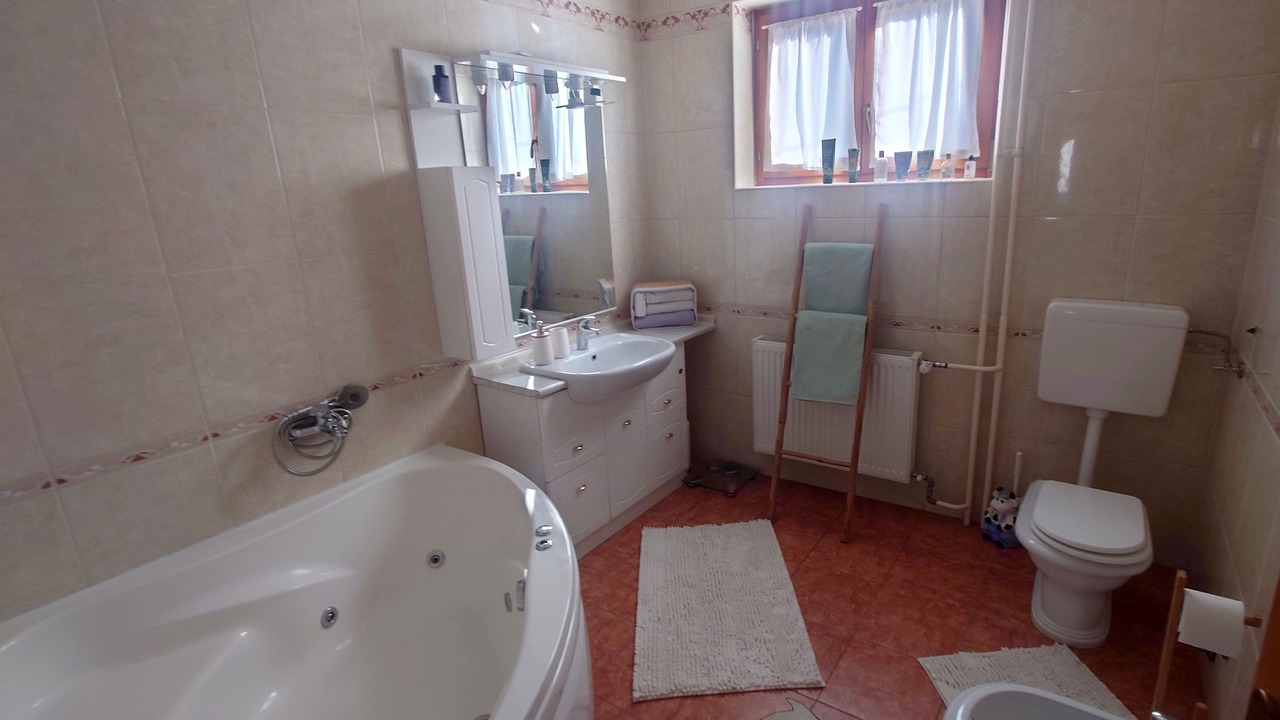 Photo of Bathroom in Cabar