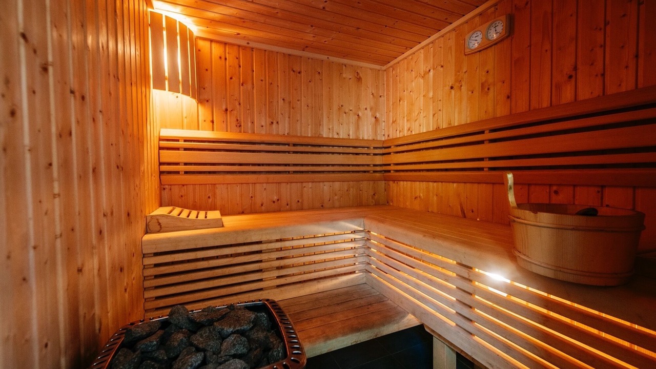 Photo of Others in Iz