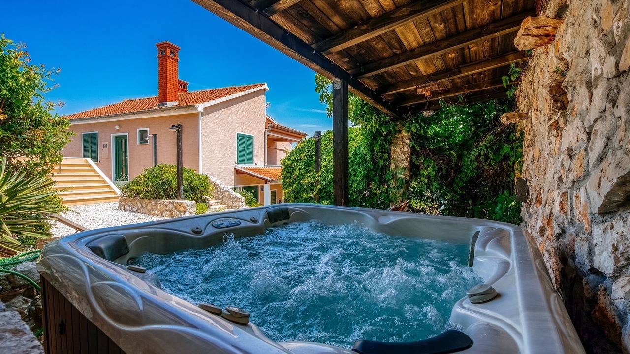 Photo of Patio Balcony in Iz