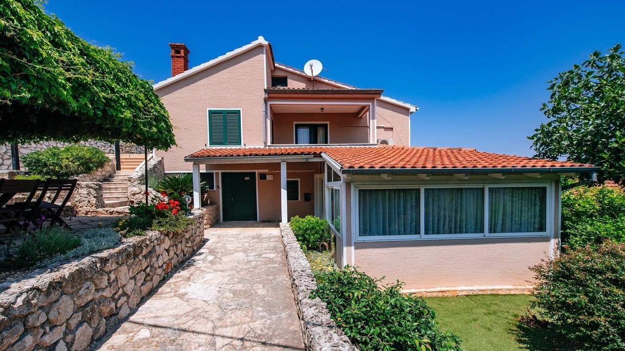 Photo of Outdoor in Iz