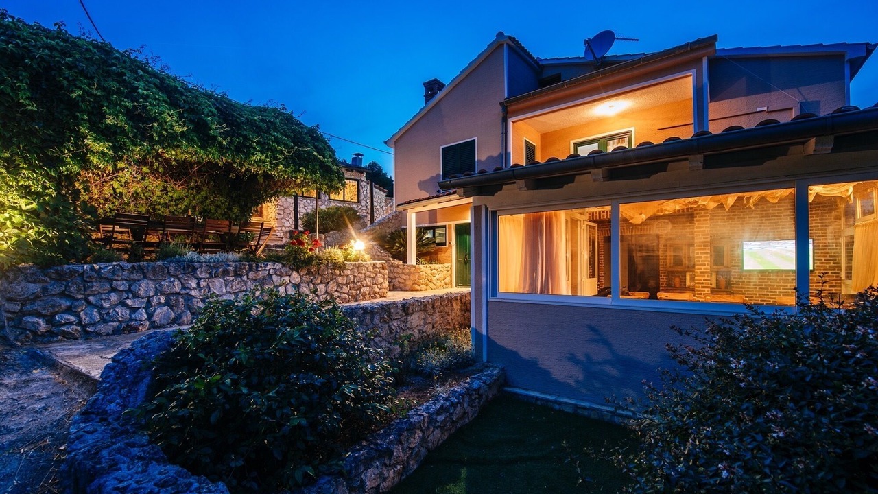 Photo of Outdoor in Iz