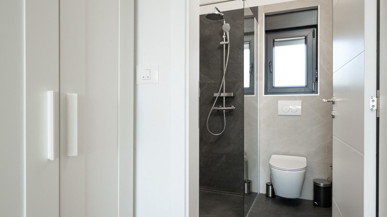 Photo of Bathroom in Peruski