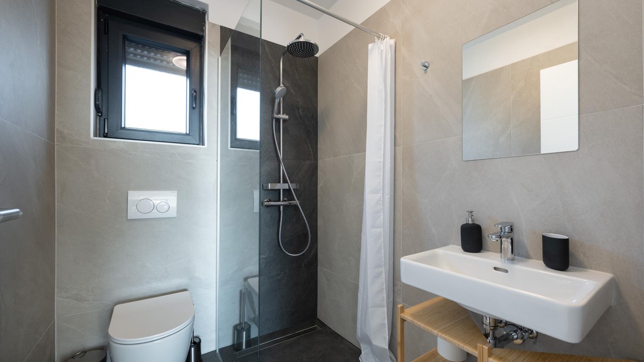 Photo of Bathroom in Peruski