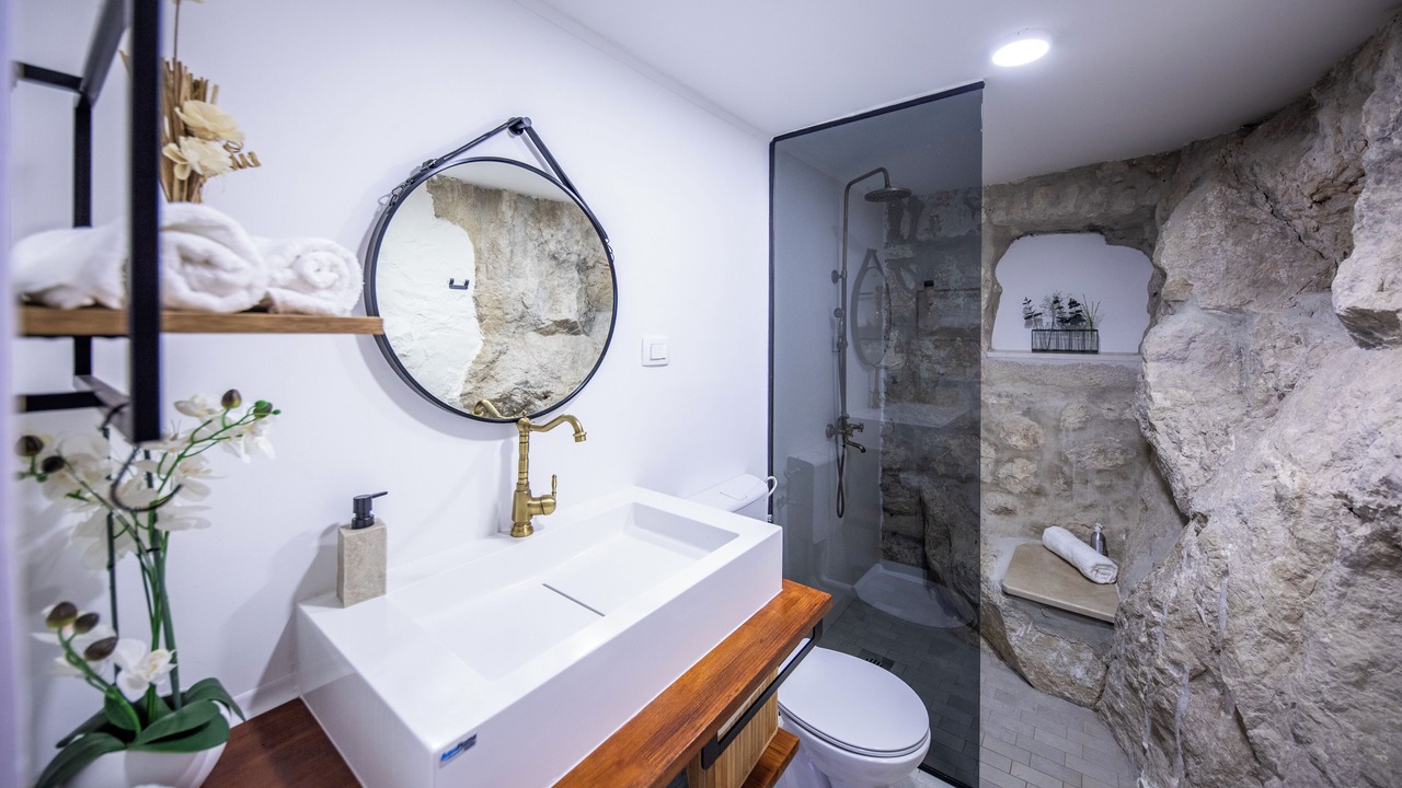Photo of Bathroom in Brsecine