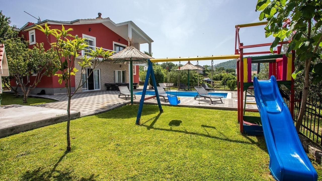 Photo of Outdoor in Srinjine