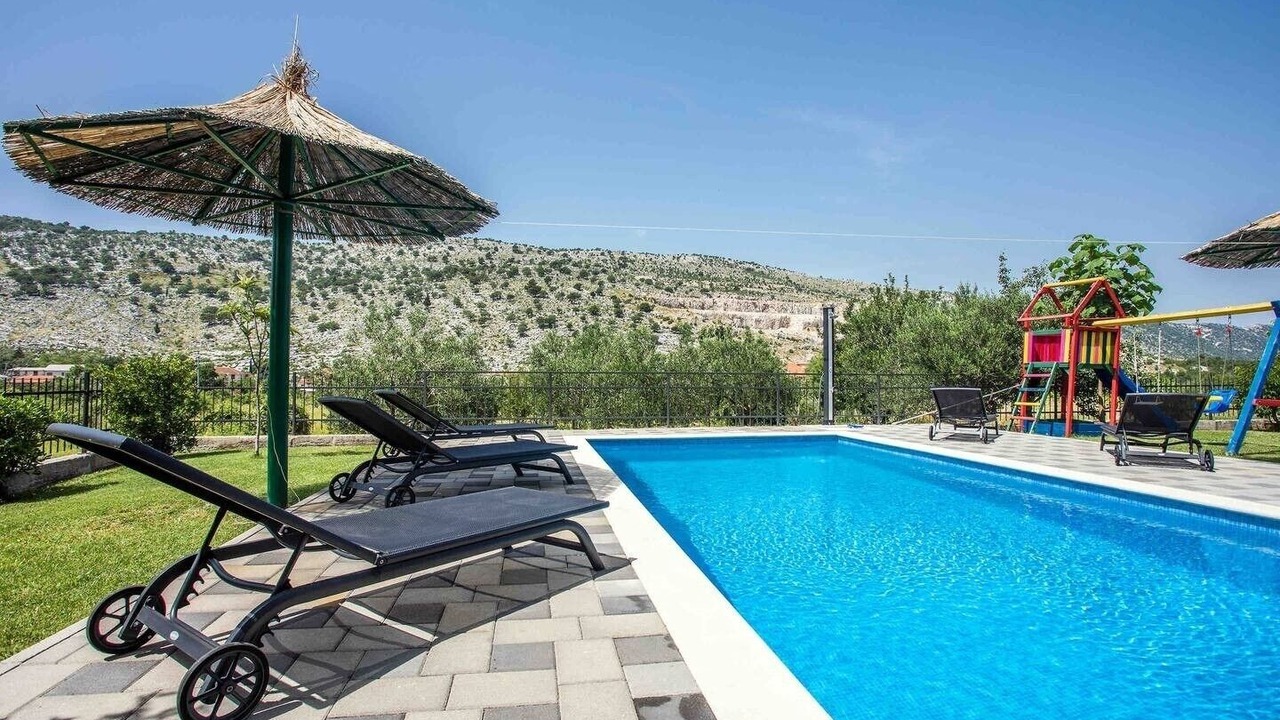Photo of Outdoor in Srinjine