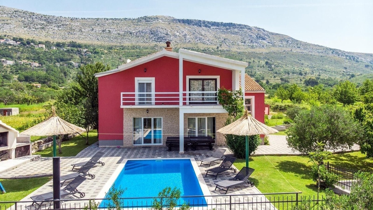 Photo of Outdoor in Srinjine