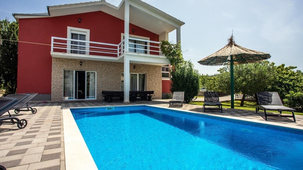 Photo of Outdoor in Srinjine