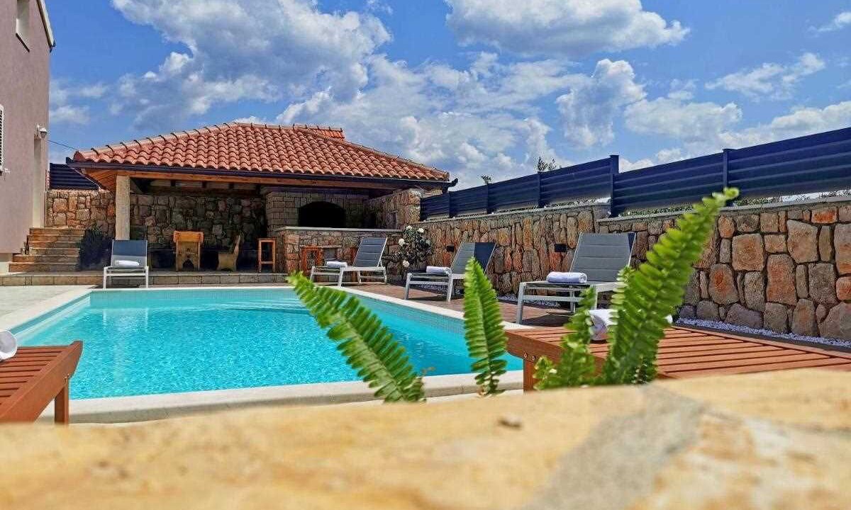 Photo of Outdoor in Oklaj