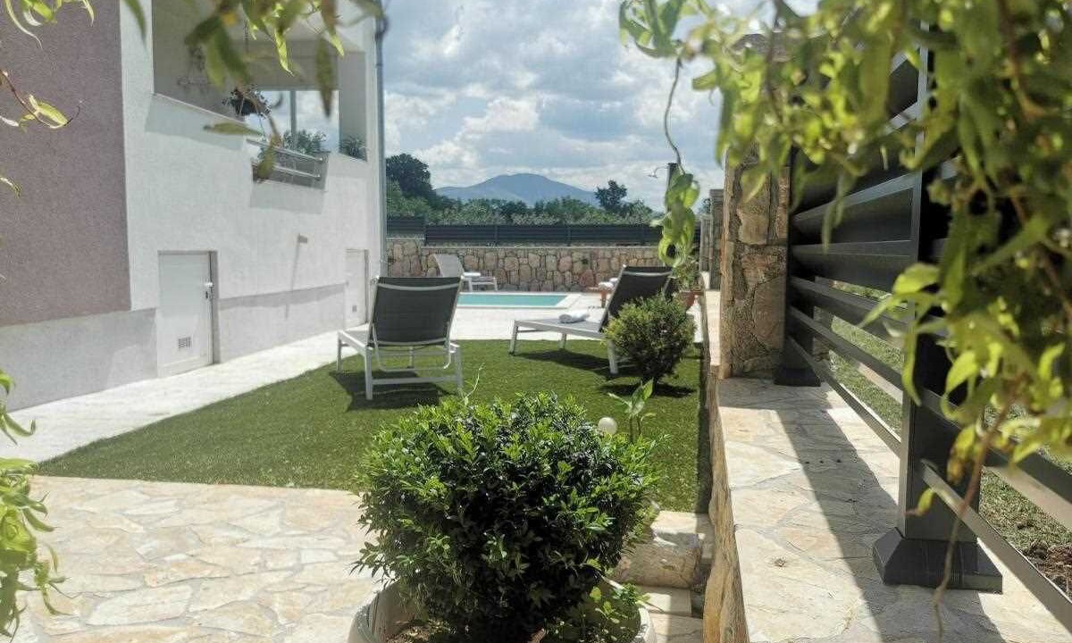 Photo of Outdoor in Oklaj