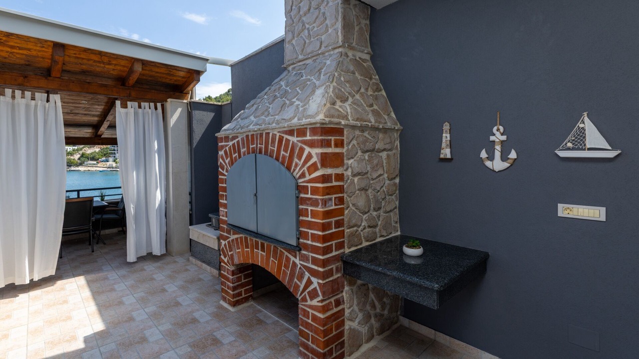 Photo of Outdoor in Blace