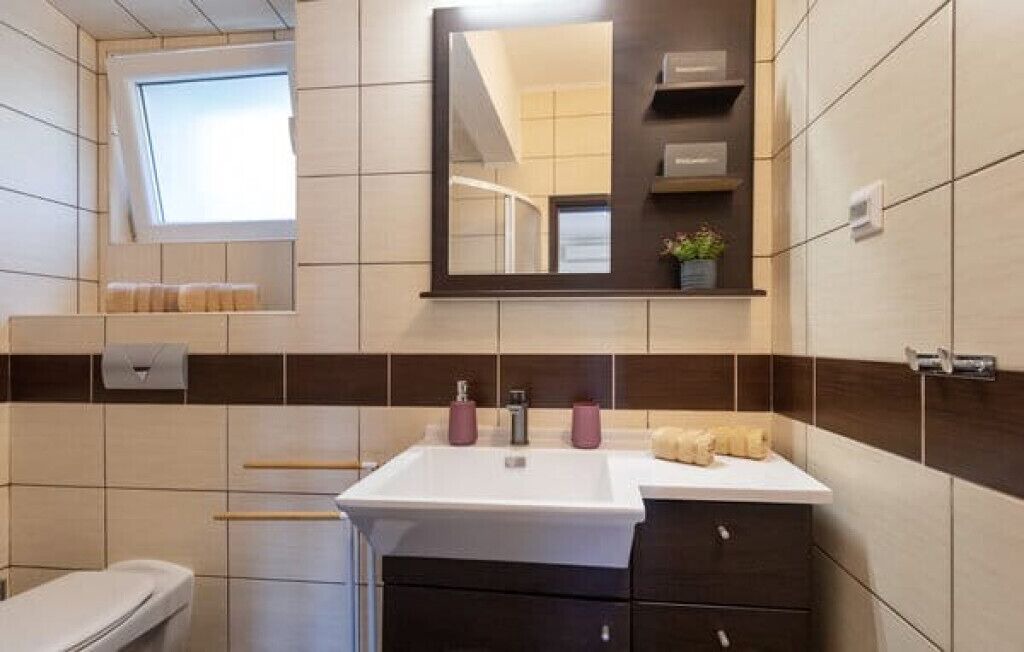Photo of Bathroom in Blace