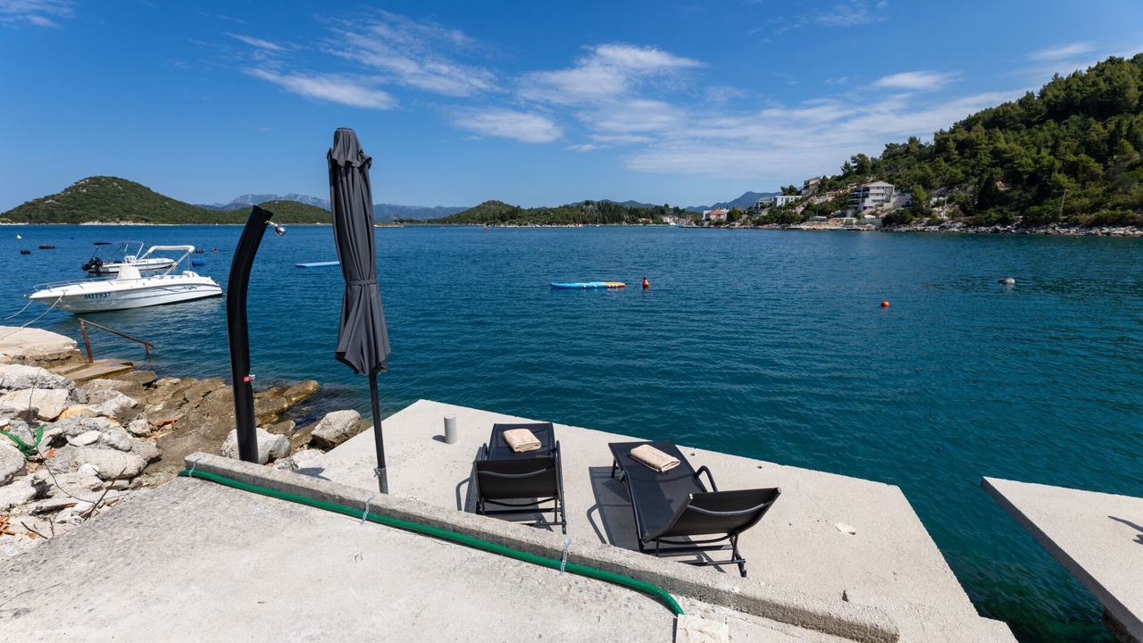 Photo of Outdoor in Blace