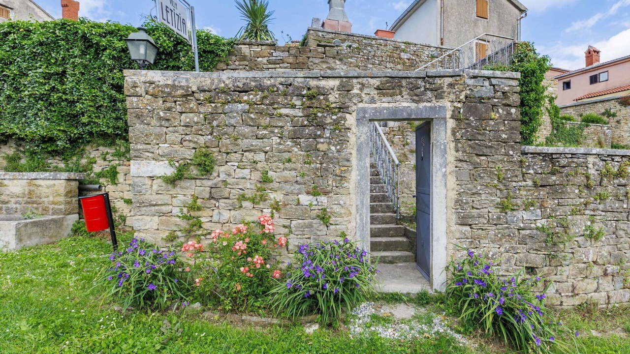 Photo of Patio Balcony in Oprtalj