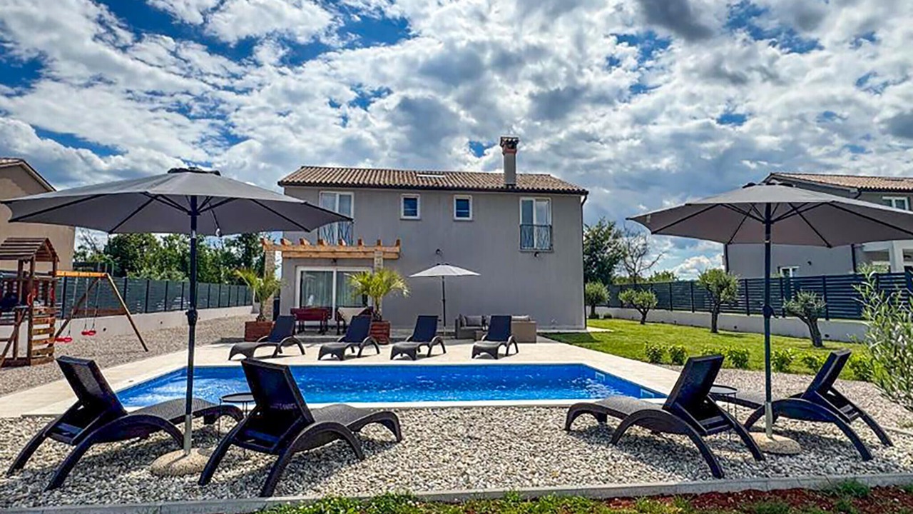Photo of Outdoor in Santalezi