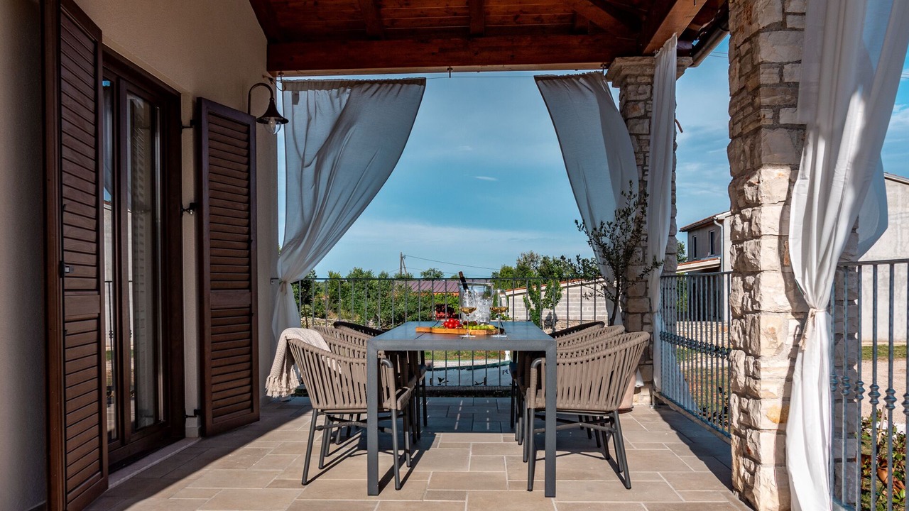 Photo of Outdoor in Sisan