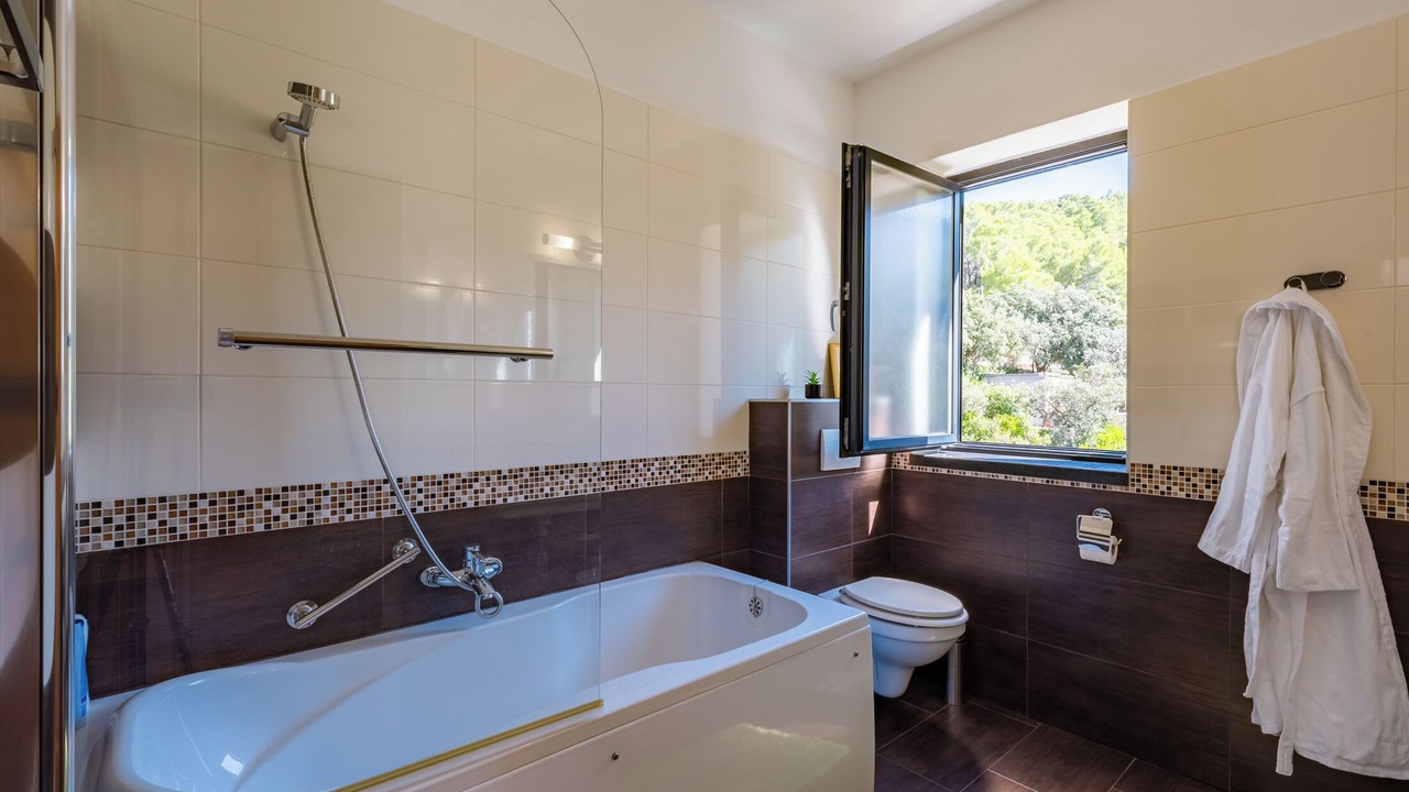 Photo of Bathroom in Blato