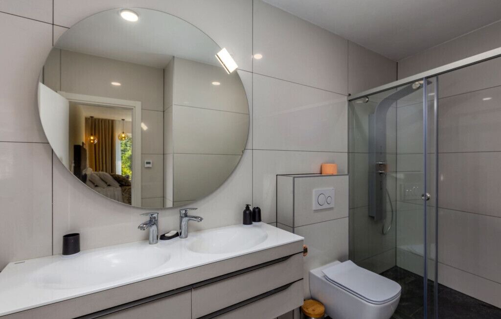 Photo of Bathroom in Obrs
