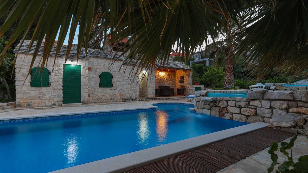 Photo of Outdoor in Cove Makarac (Milna)