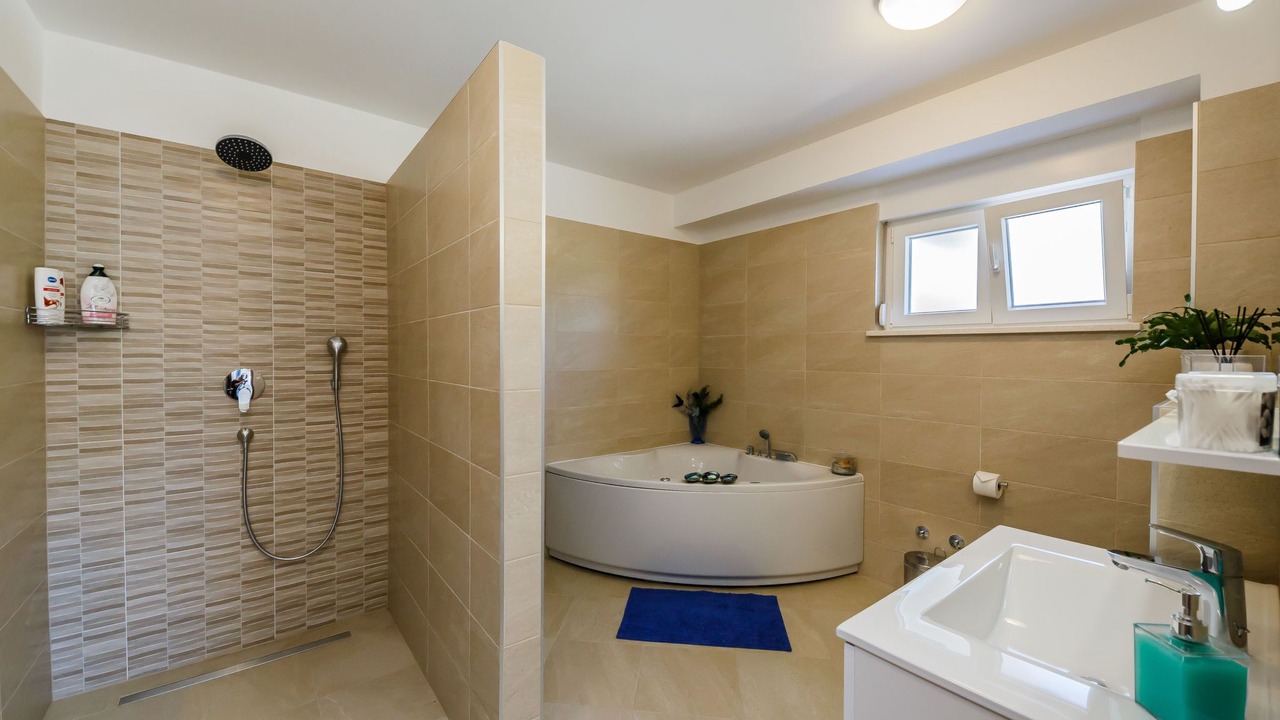 Photo of Bathroom in Rudine