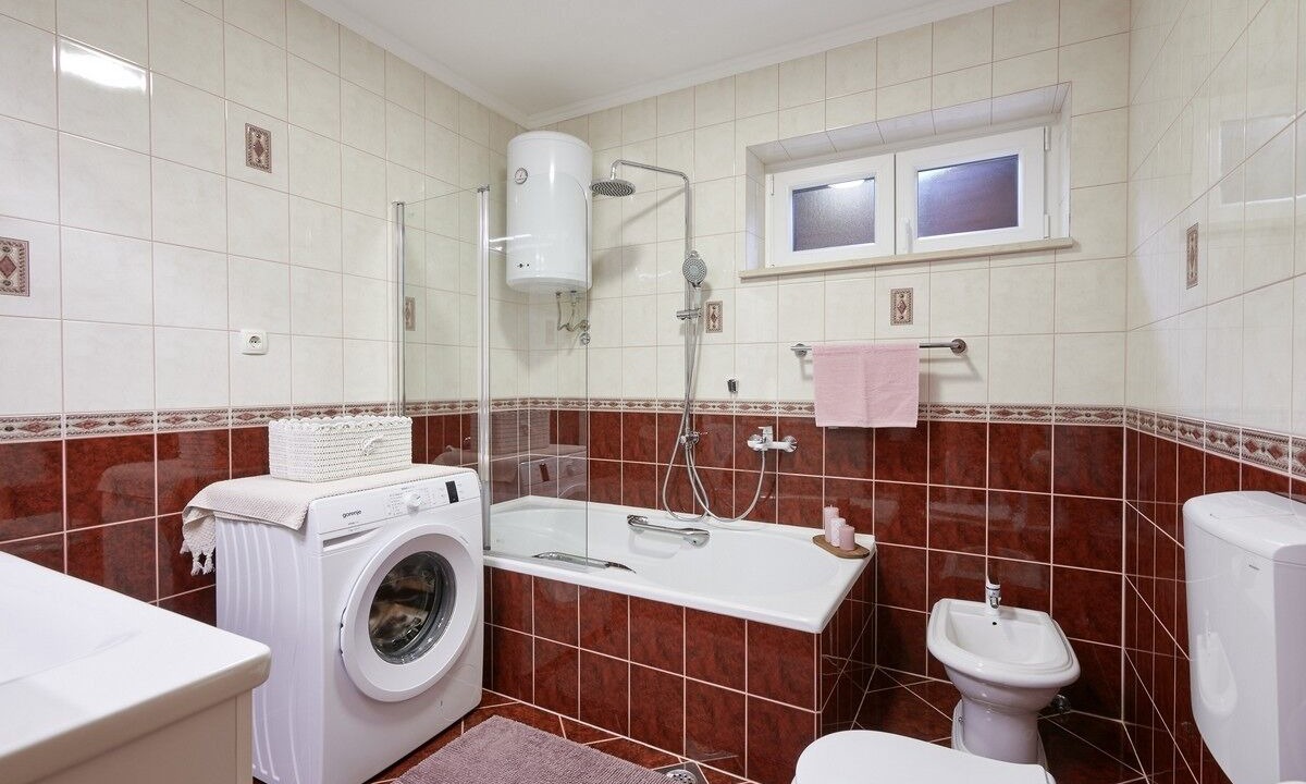 Photo of Bathroom in Popovici
