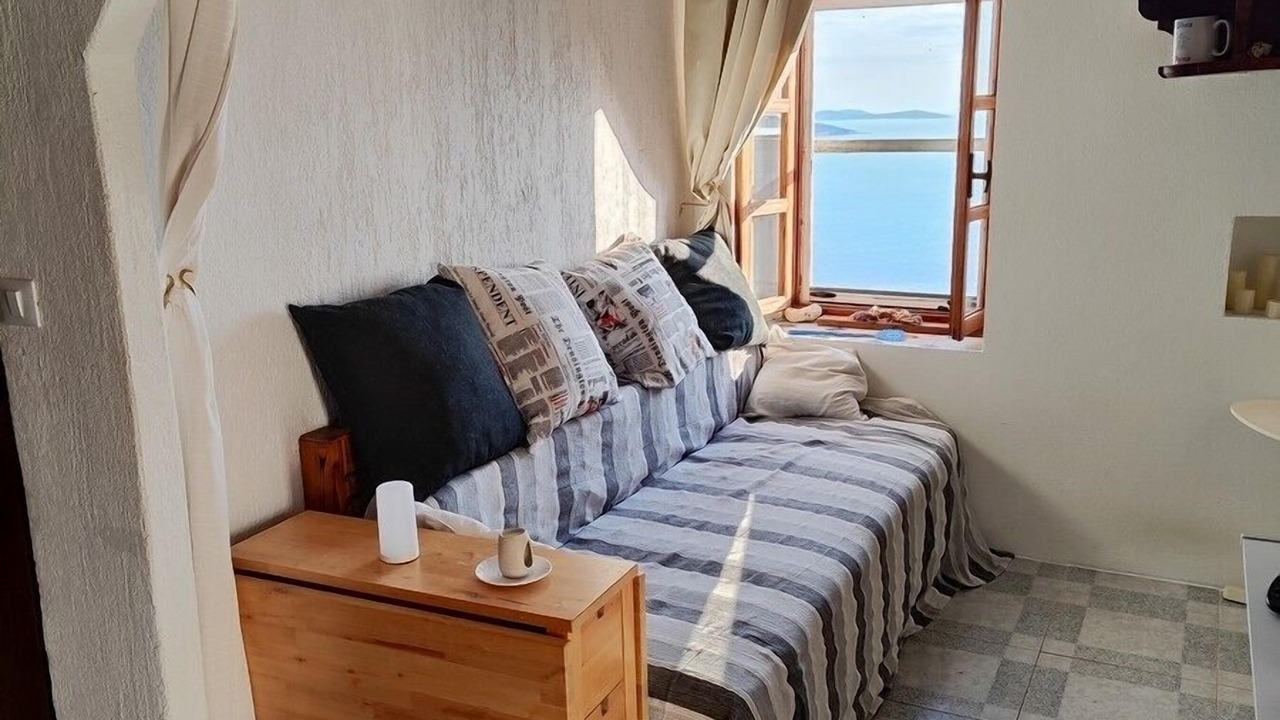 Photo of Livingroom in Ustrine