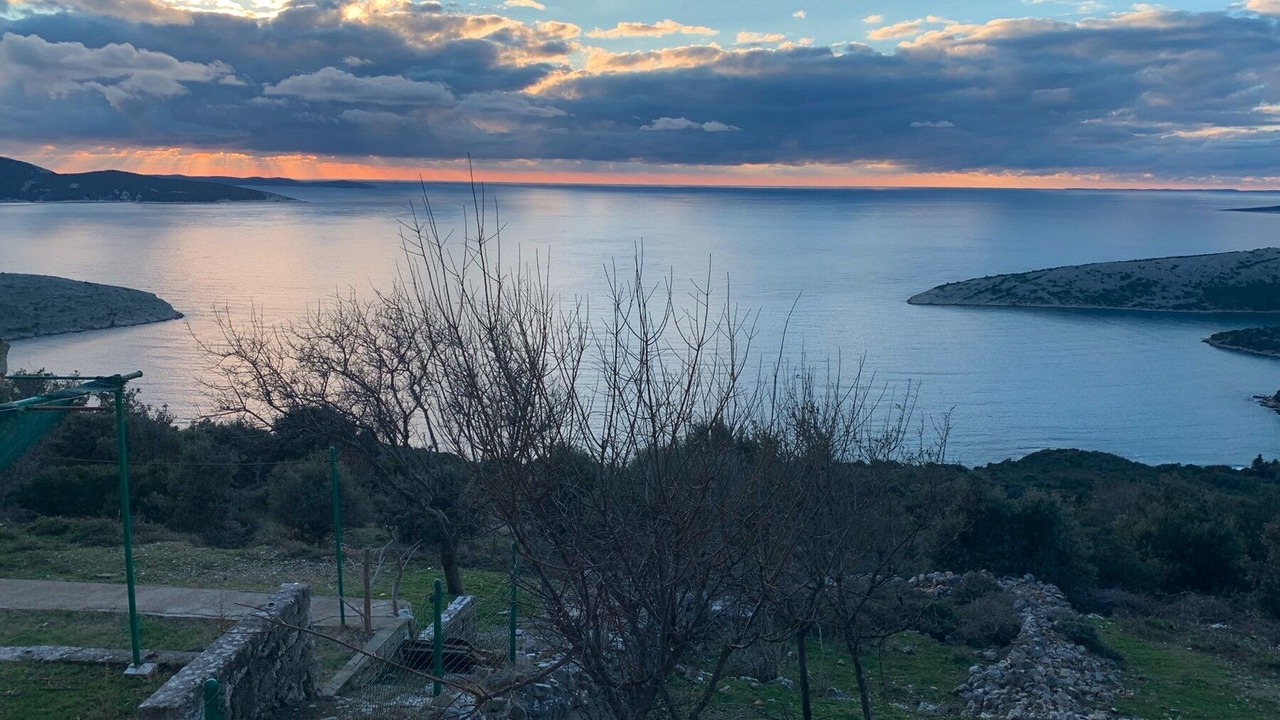 Photo of Others in Ustrine