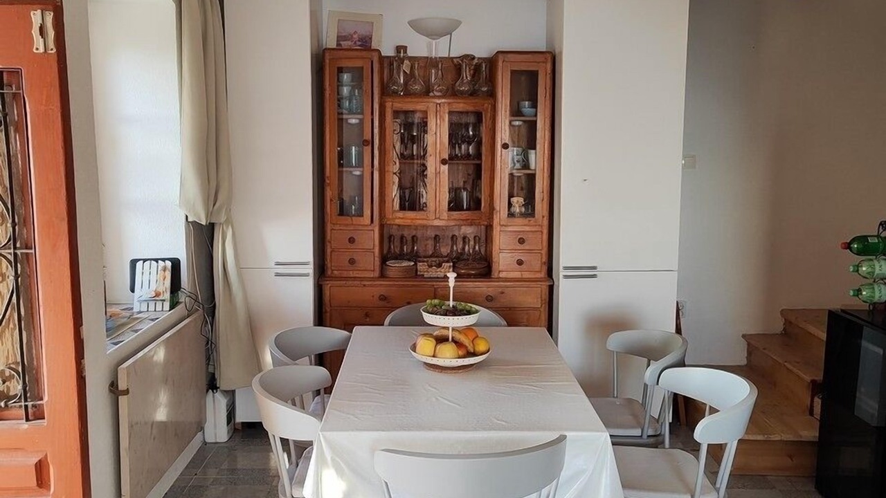 Photo of Livingroom in Ustrine