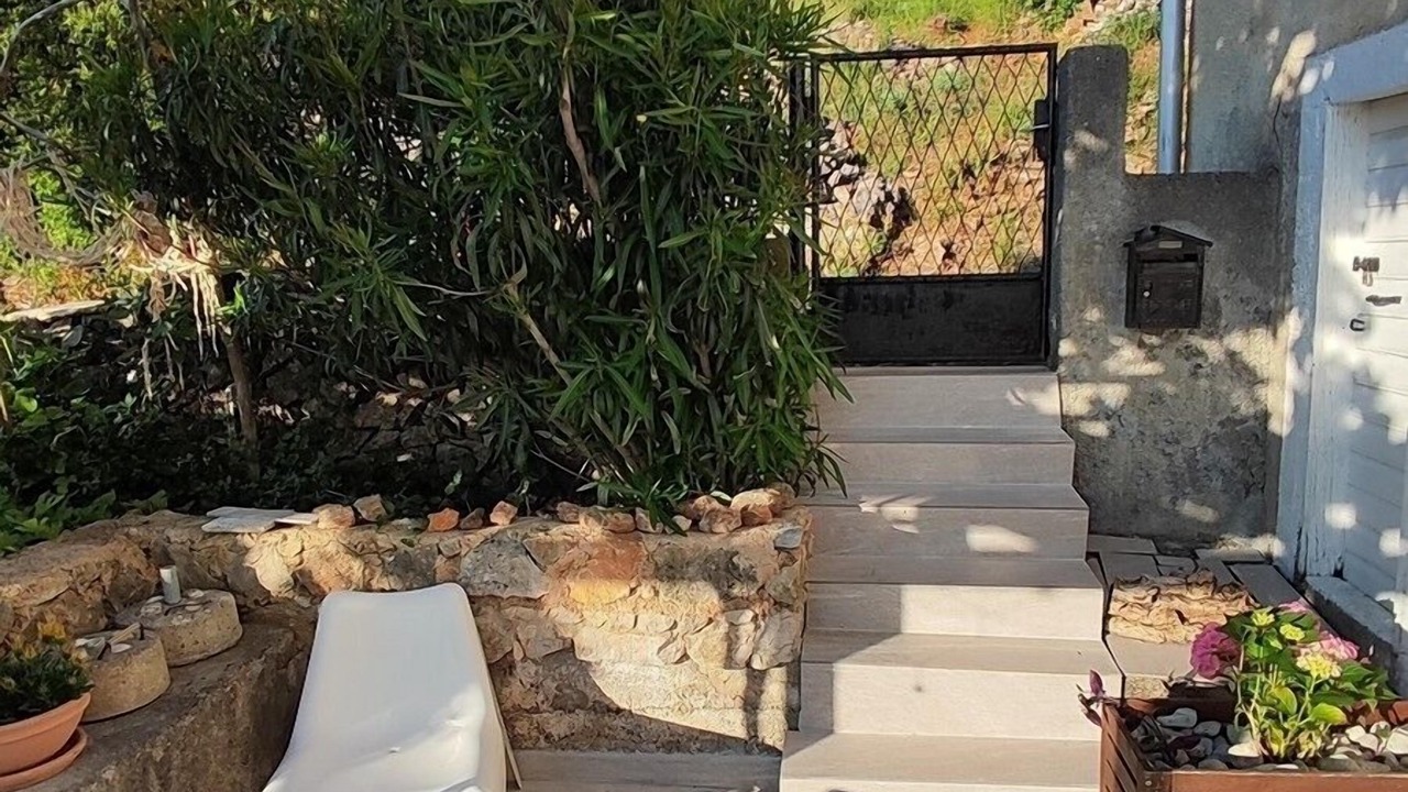 Photo of Outdoor in Ustrine