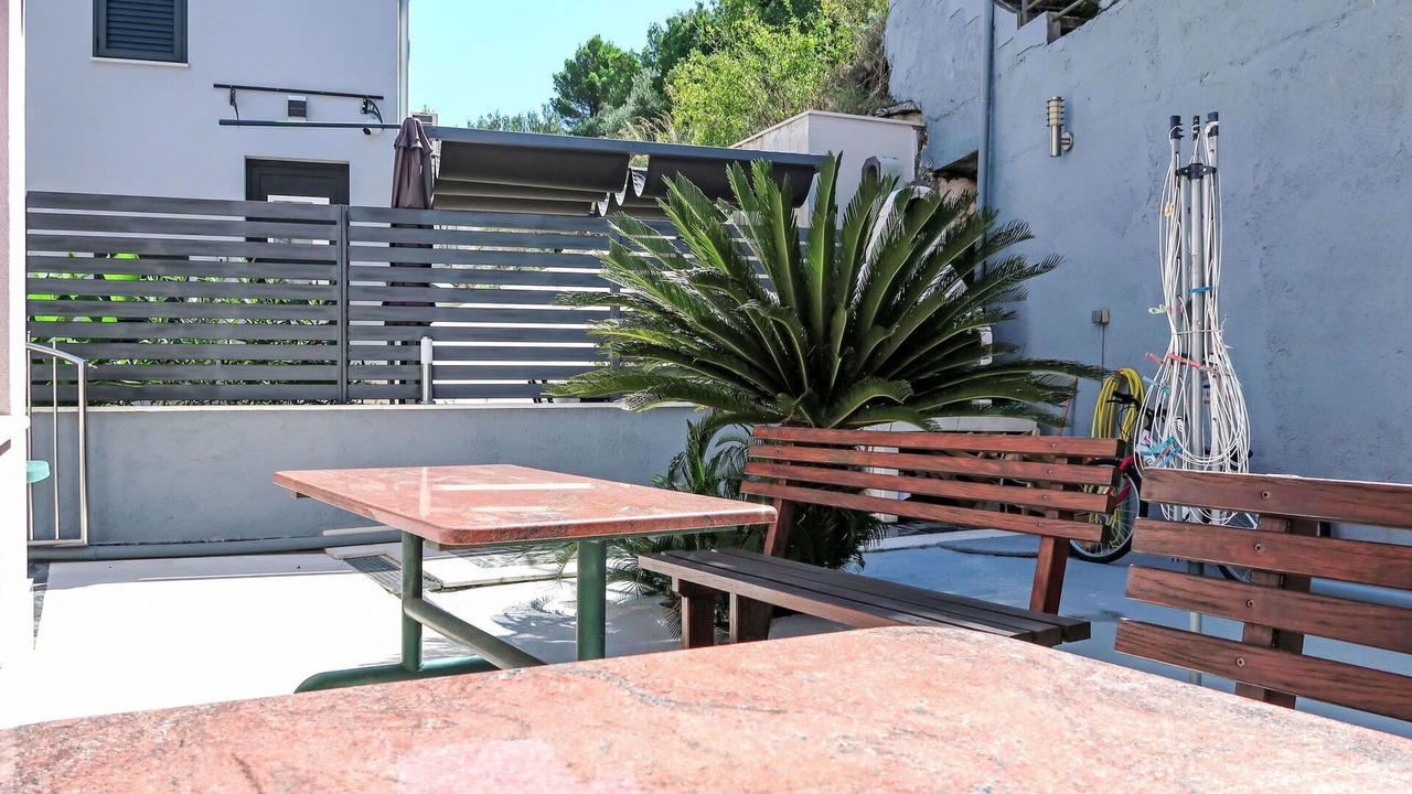 Photo of Outdoor in Blace