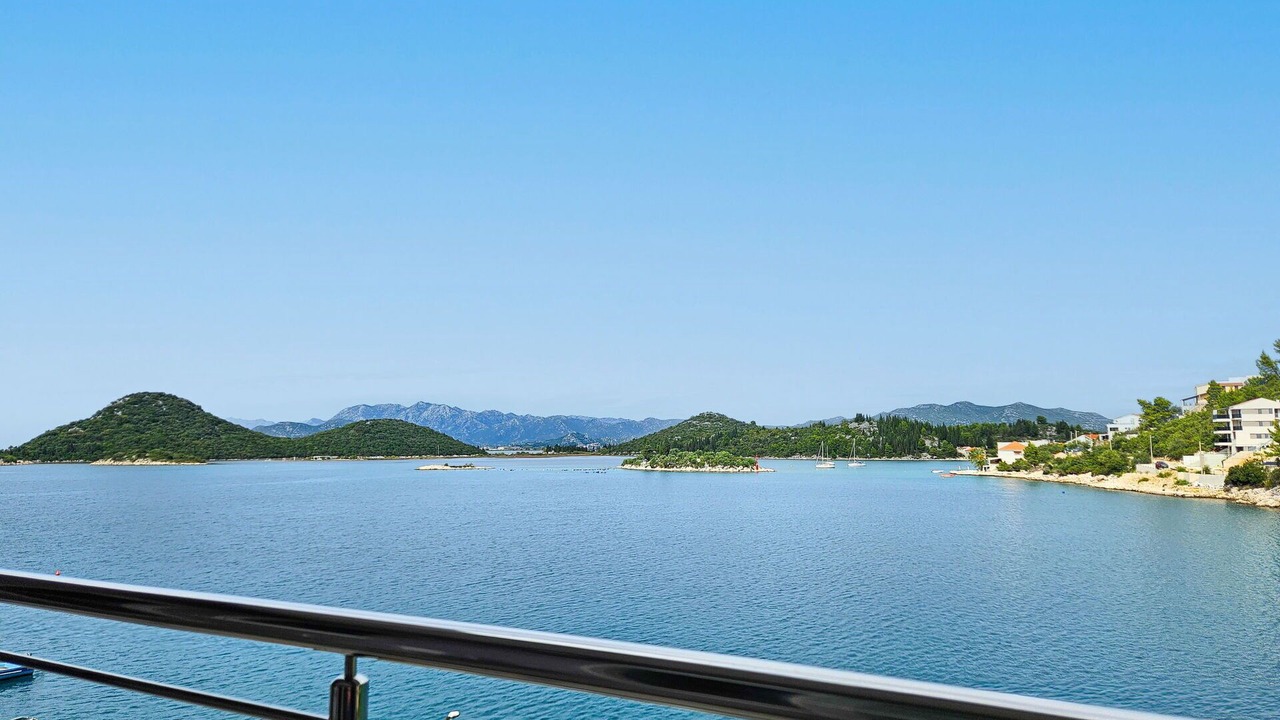 Photo of Outdoor in Blace