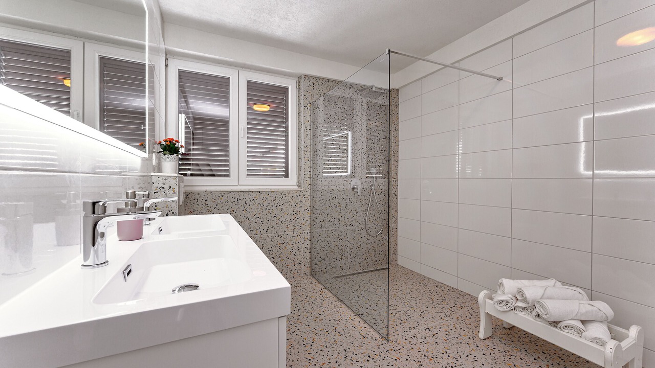 Photo of Bathroom in Okrug Gornji