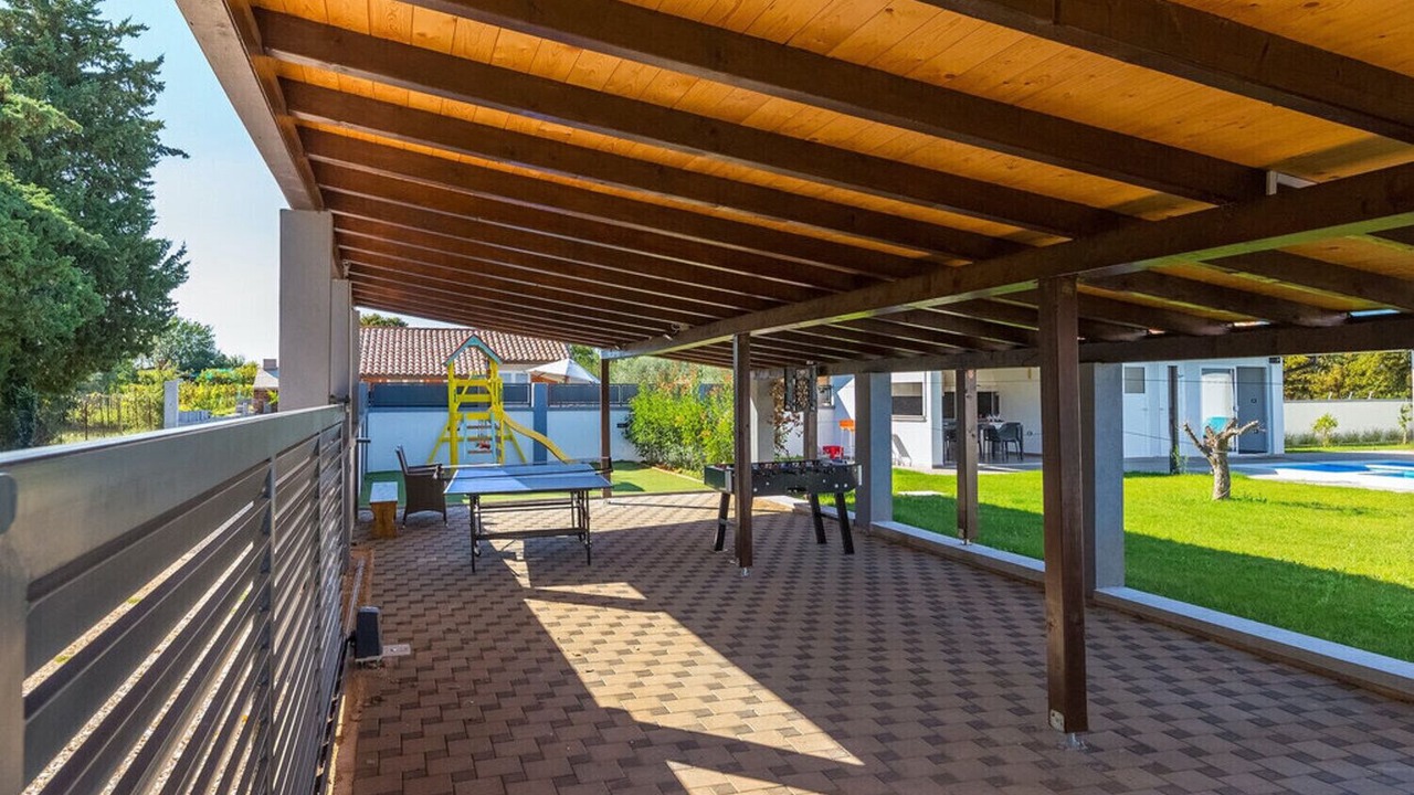 Photo of Outdoor in Sisan
