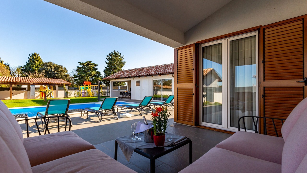 Photo of Patio Balcony in Sisan