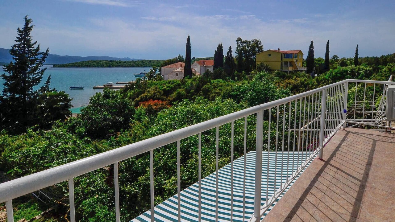 Photo of Outdoor in Loviste