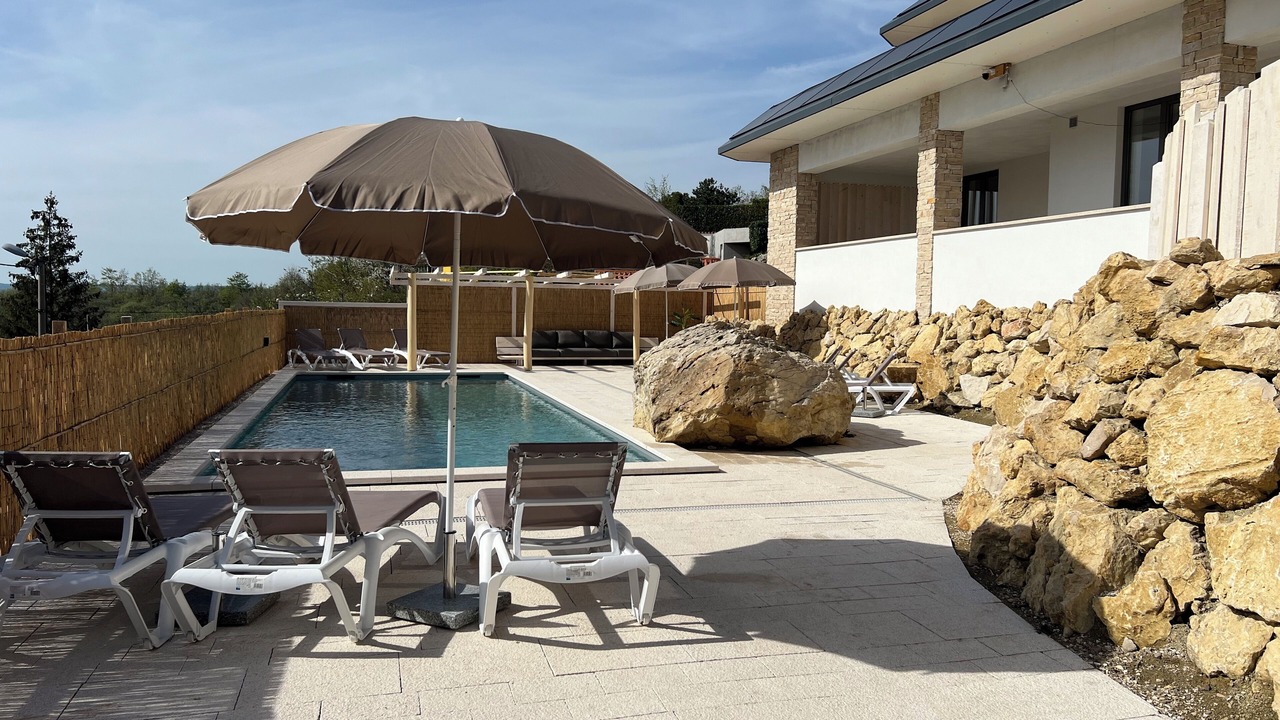 Photo of Outdoor in Rogocana