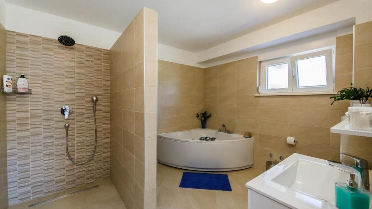 Photo of Bathroom in Rudine