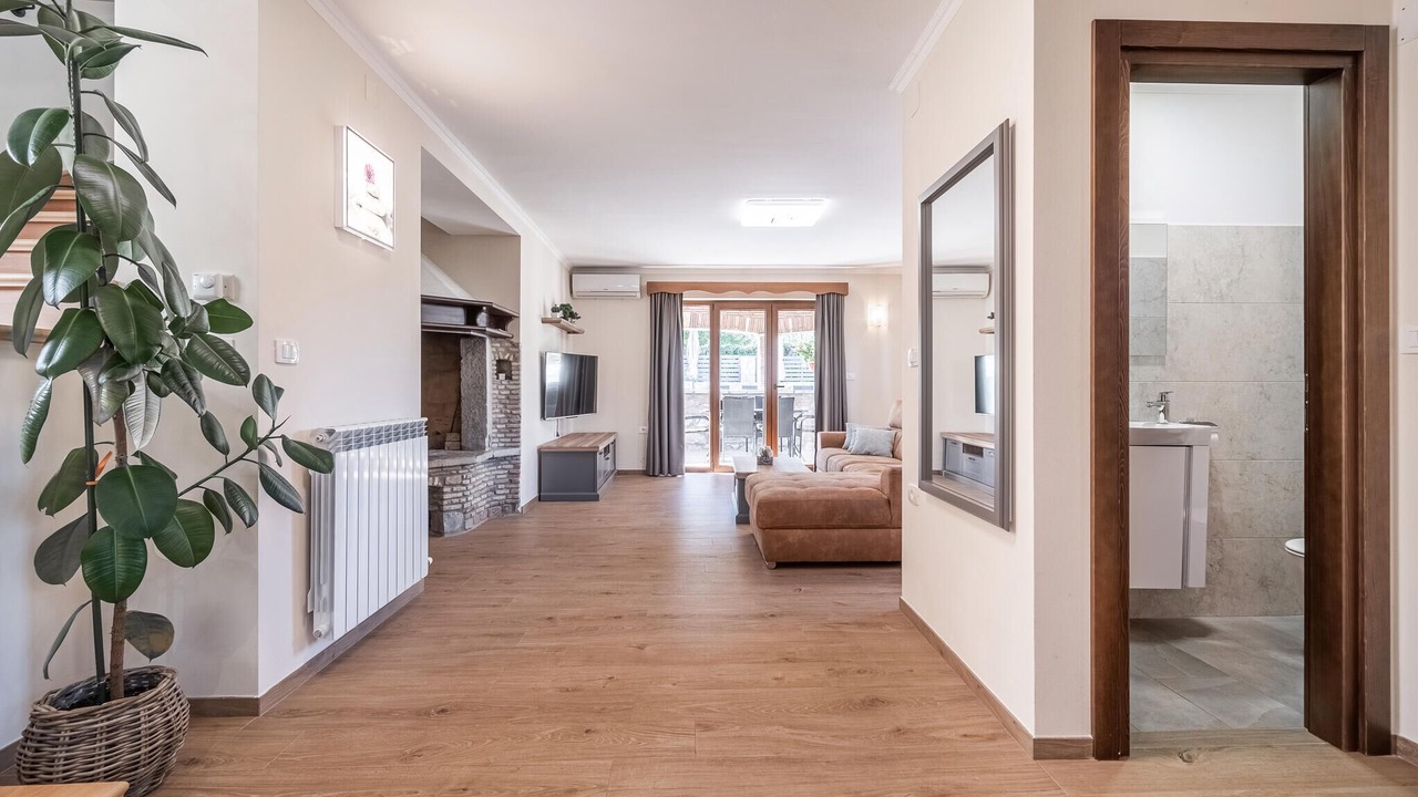 Photo of Bedroom in Grabri