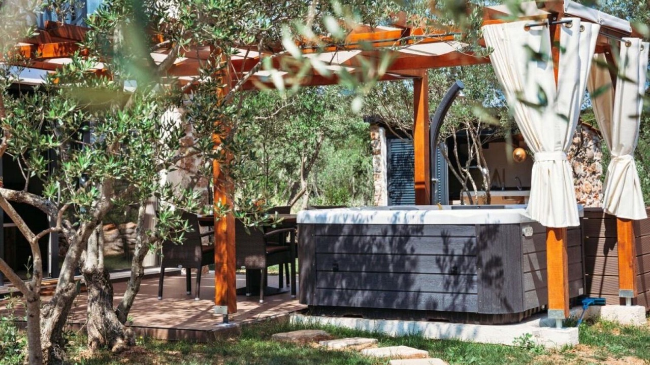 Photo of Outdoor in Lukoran