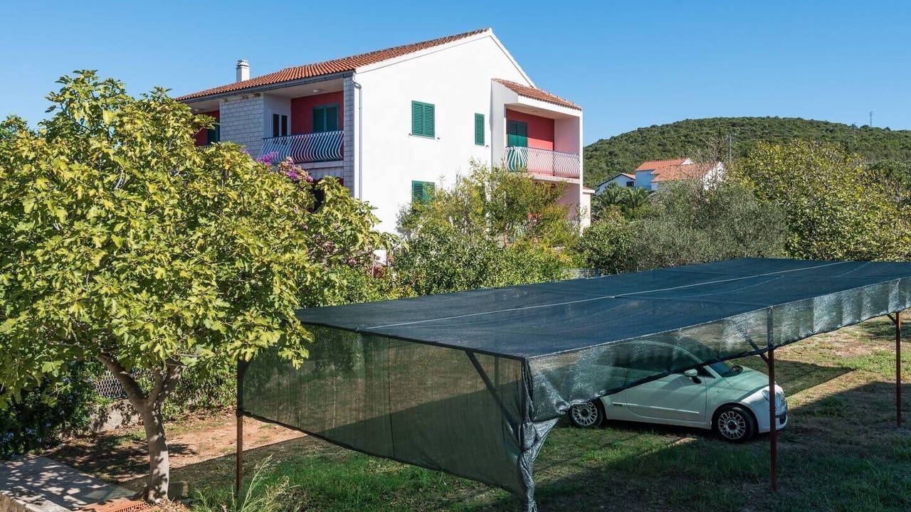 Photo of Outdoor in Loviste
