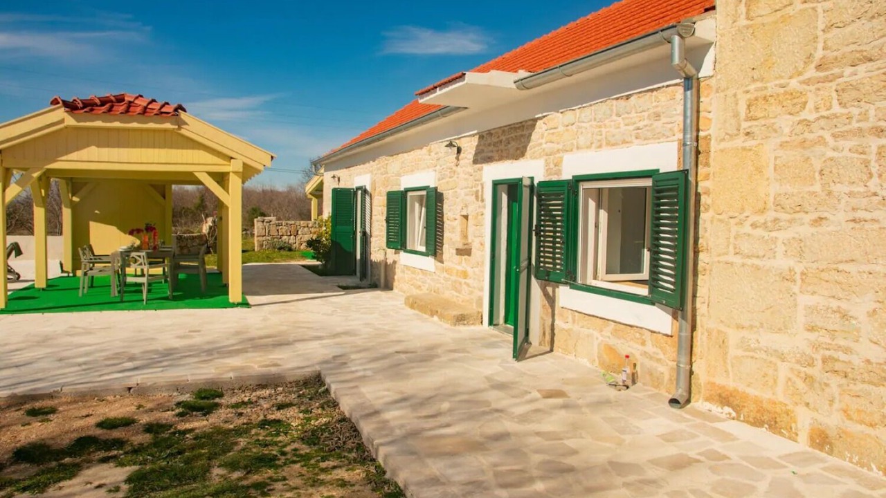 Photo of Outdoor in Oklaj