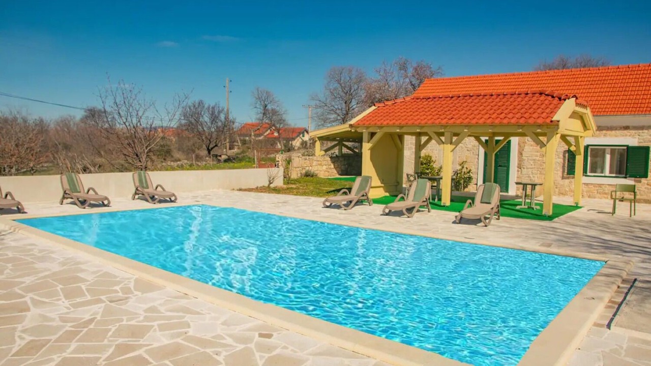 Photo of Outdoor in Oklaj