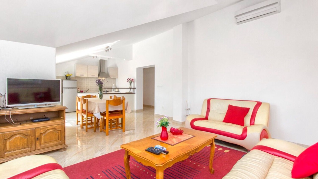 Photo of Livingroom in Bristane