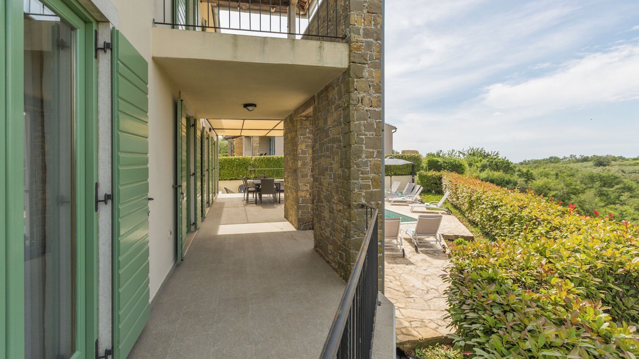 Photo of Patio Balcony in Baredine
