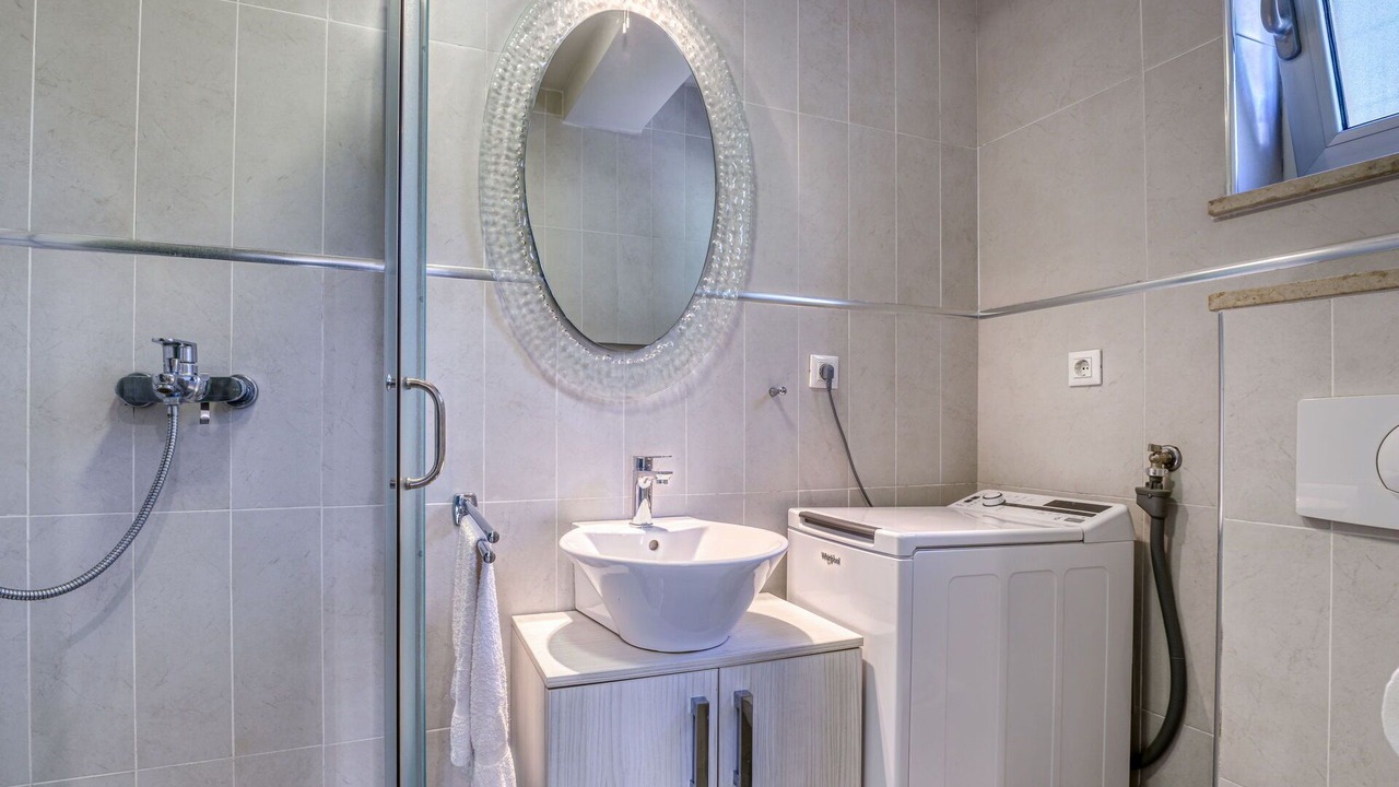 Photo of Bathroom in Sarsoni