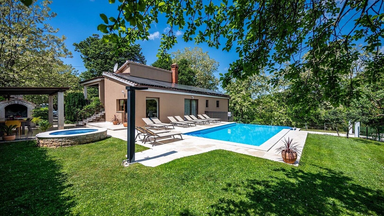 Photo of Outdoor in Ferlini