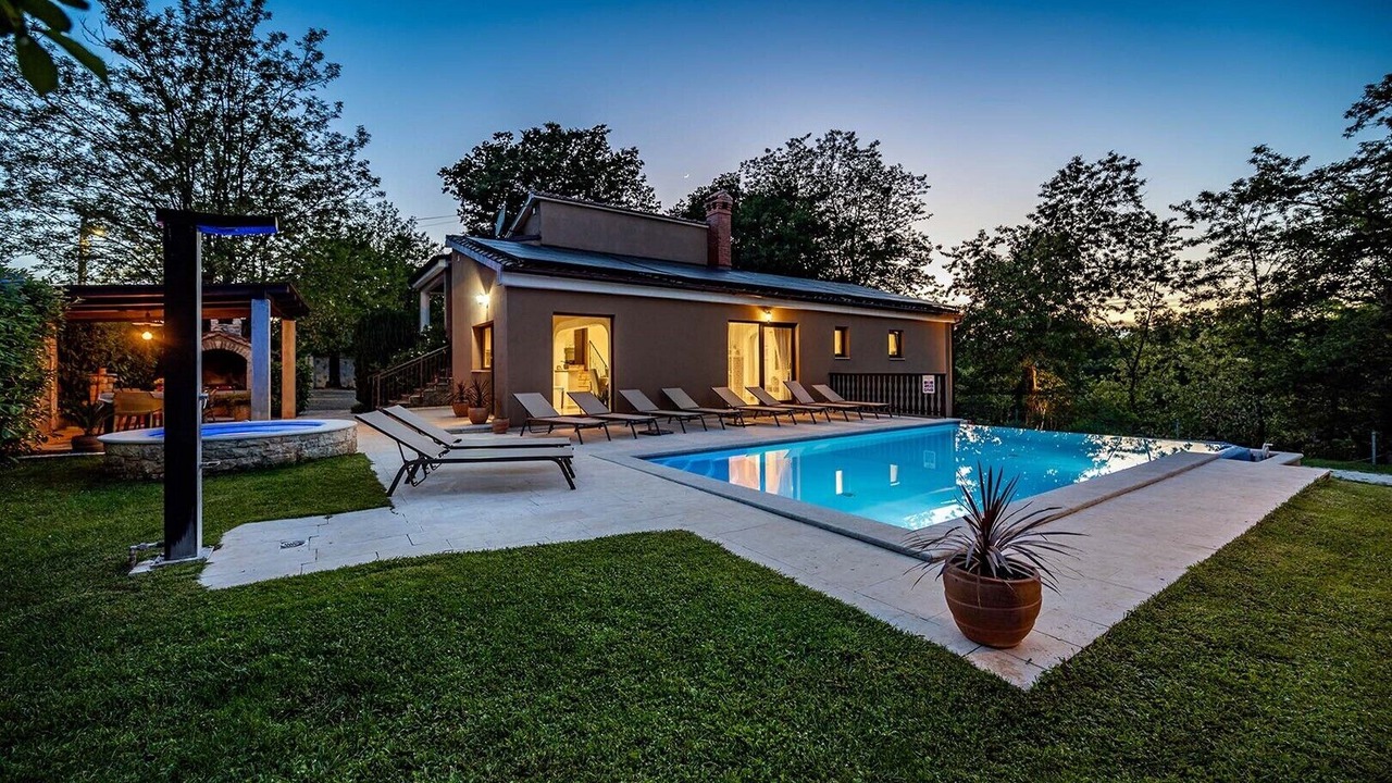 Photo of Outdoor in Ferlini